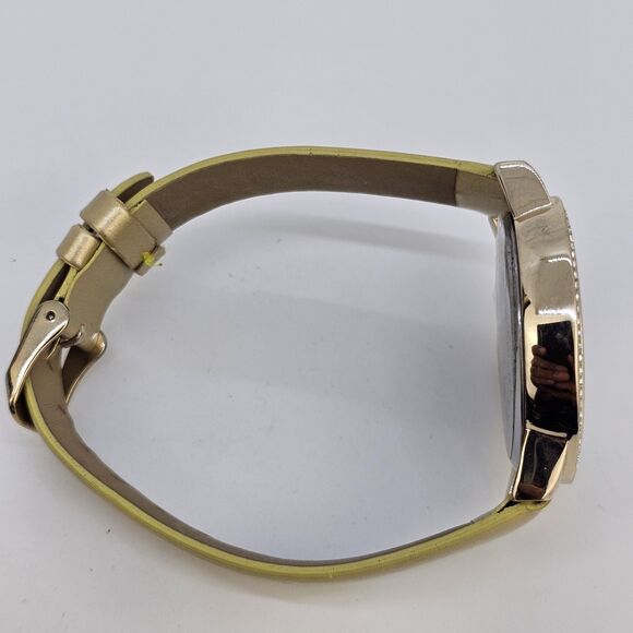 Manhattan Croton Watch Women 37mm Gold Tone Pave Bezel Bling New Battery - Picture 10 of 13